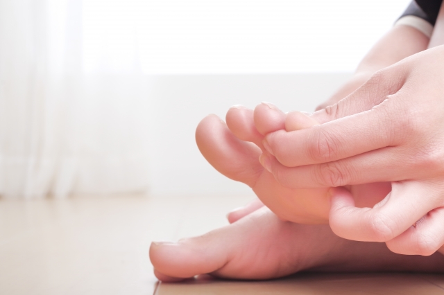 町田市　巻き爪　足