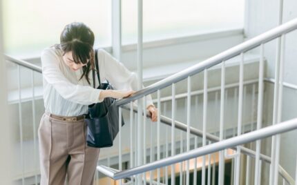 大船　巻き爪　階段