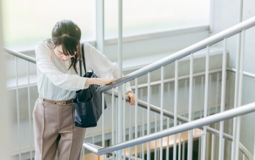 大船　巻き爪　階段