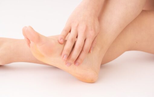 大船　巻き爪　足